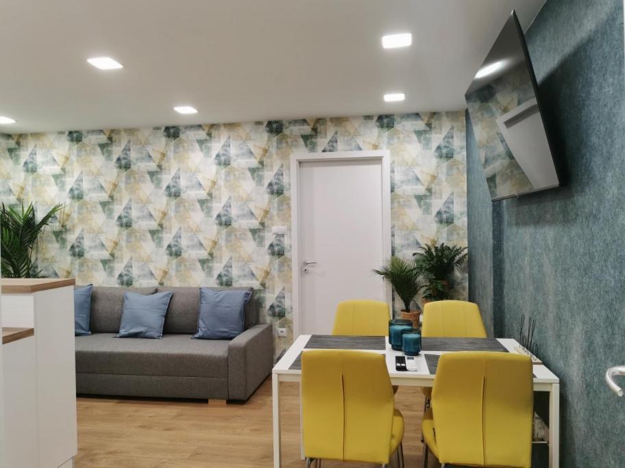 Ferienwohnung Kossuth 10 Dunaújváros Exterior foto